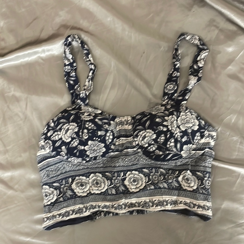 Sleevless top blue color floral printed